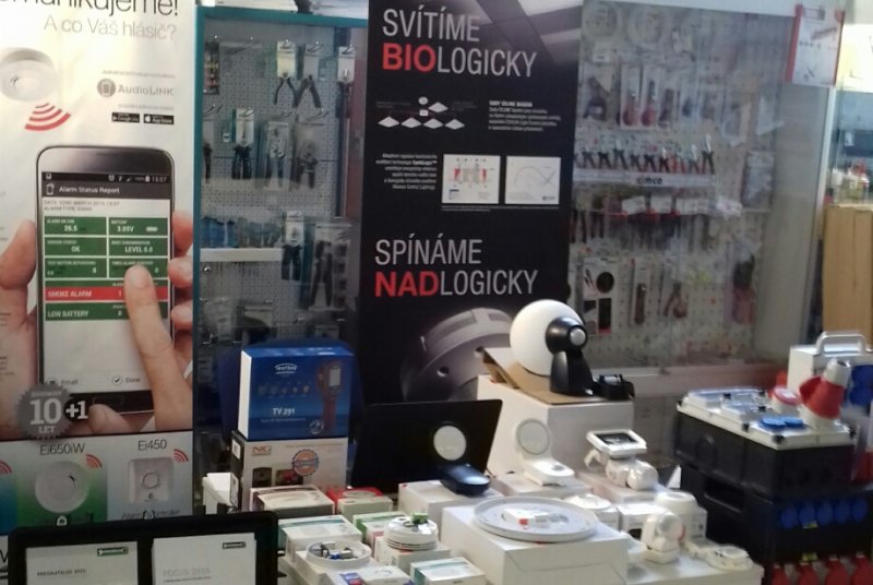 Páska s rychlomontážní příchytkou do otvoru
